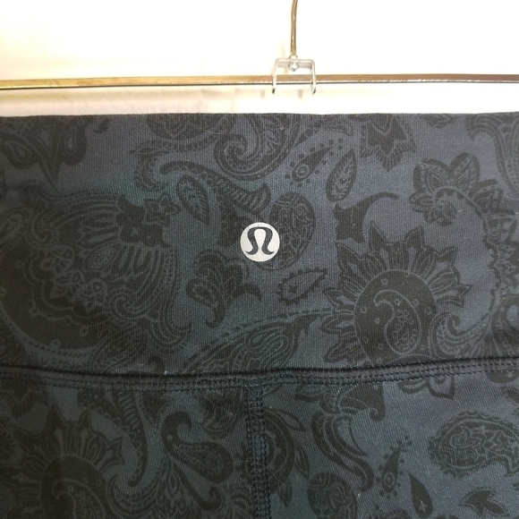 Lululemon Wunder Under blue black paisley crop leggings - Picture 8 of 10